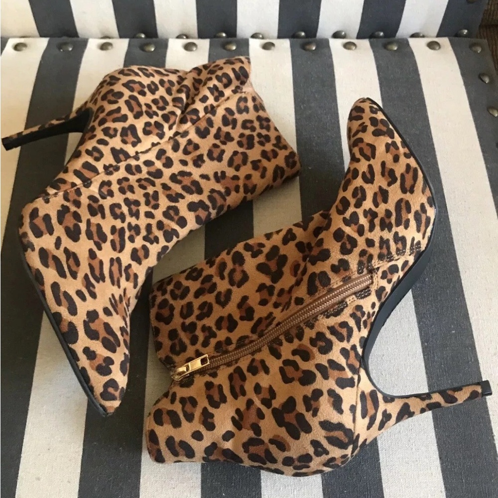 Zigi Soho Savida Leopard Print Heeled Ankle Boots - Picture 5 of 12